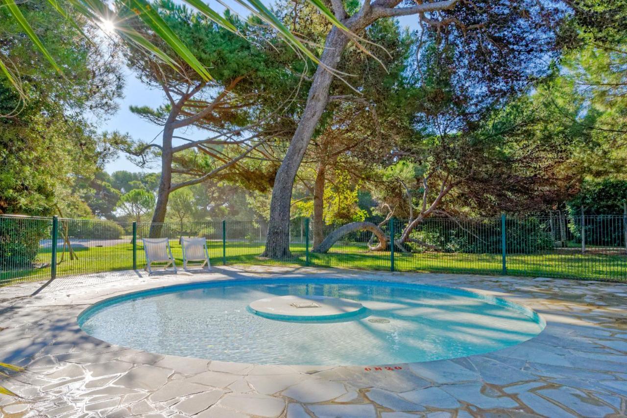 Residence Pierre & Vacances La Pinede Hyères Exteriör bild