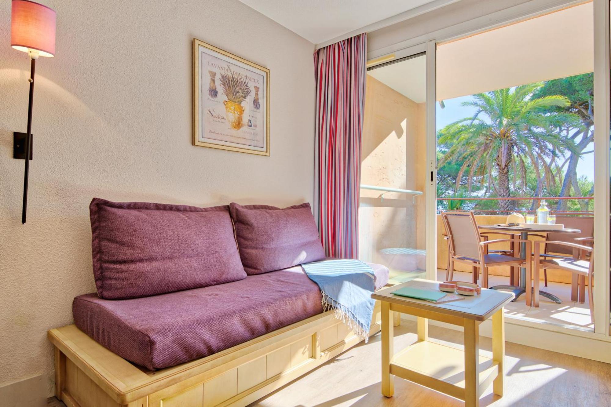Residence Pierre & Vacances La Pinede Hyères Exteriör bild