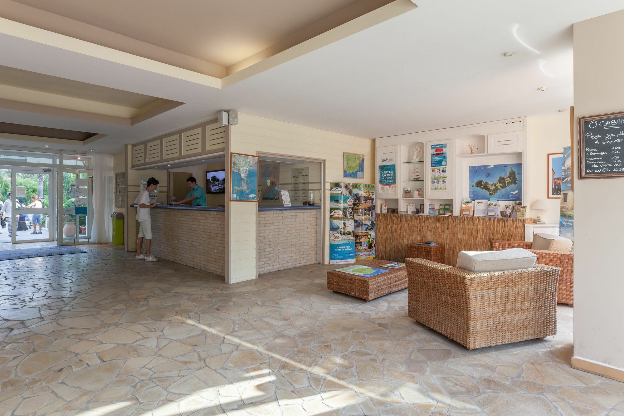 Residence Pierre & Vacances La Pinede Hyères Exteriör bild