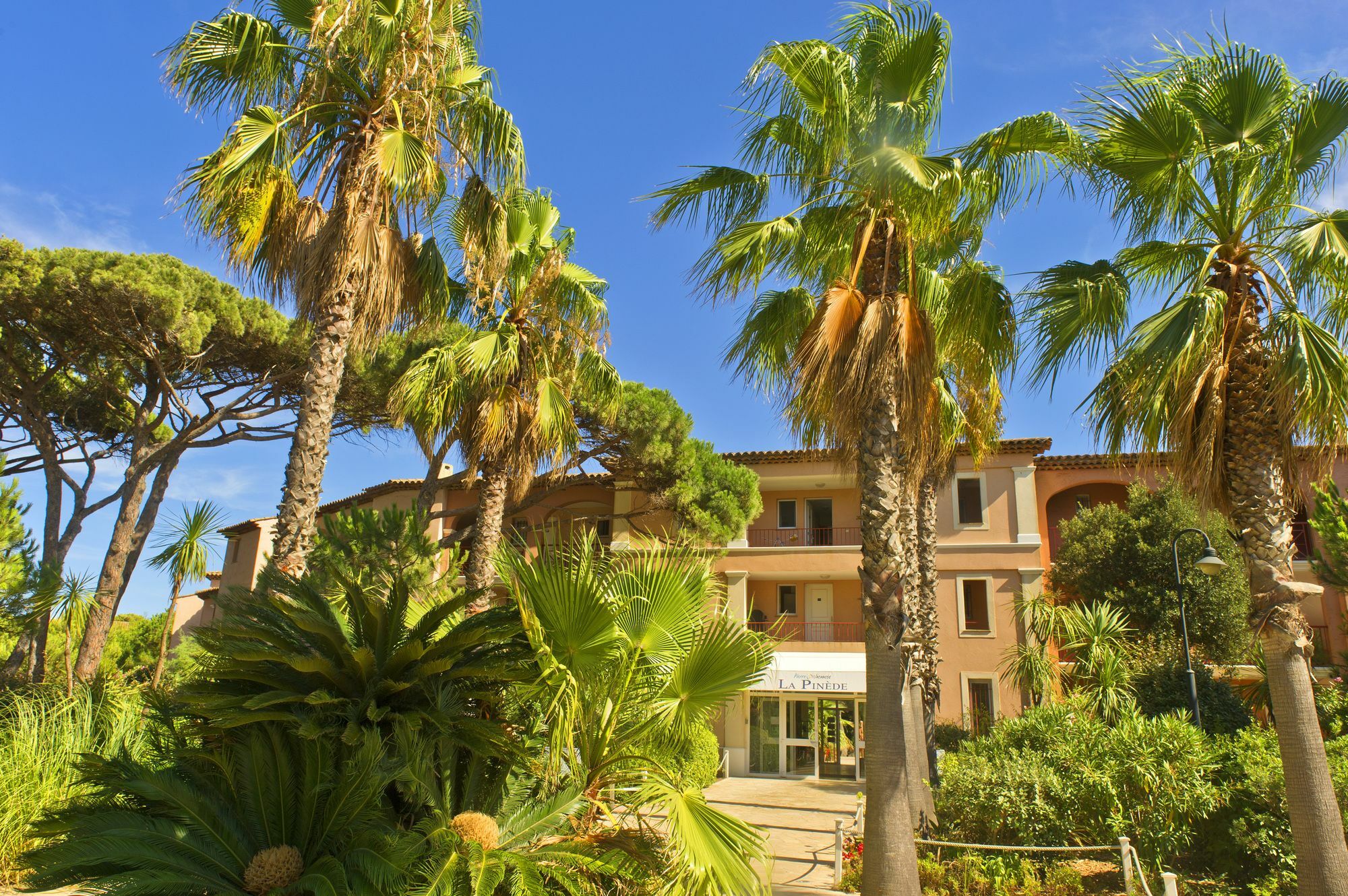 Residence Pierre & Vacances La Pinede Hyères Exteriör bild
