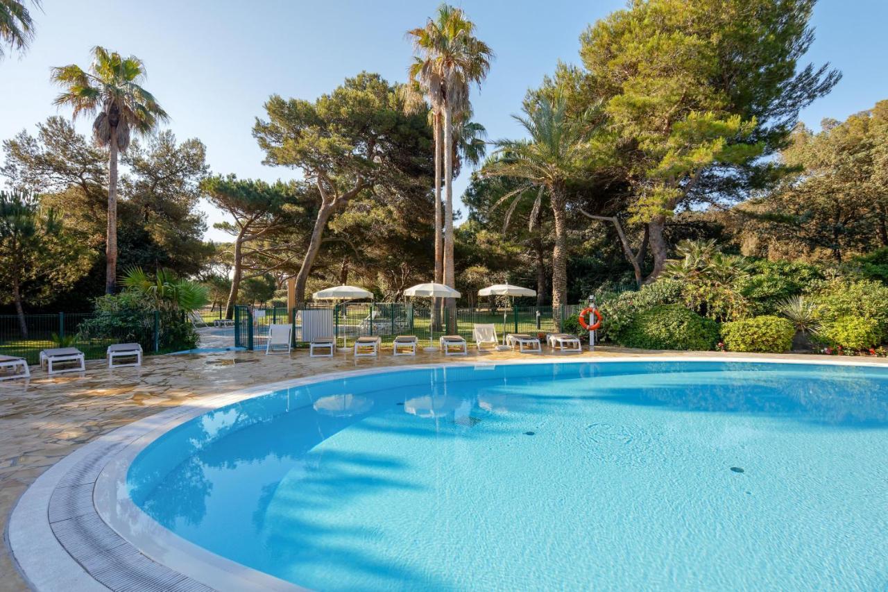 Residence Pierre & Vacances La Pinede Hyères Exteriör bild