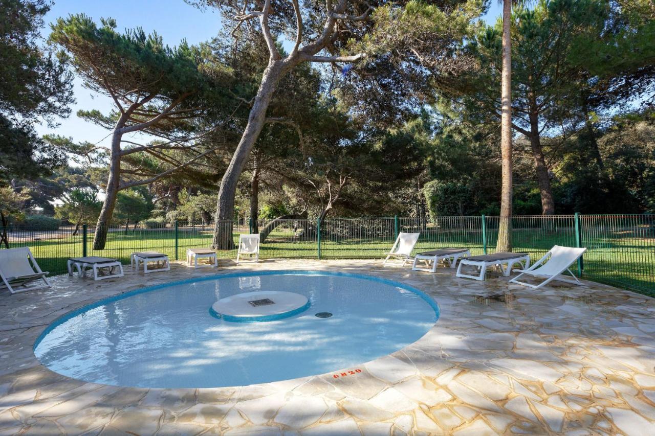 Residence Pierre & Vacances La Pinede Hyères Exteriör bild