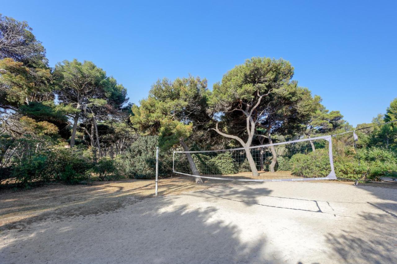 Residence Pierre & Vacances La Pinede Hyères Exteriör bild